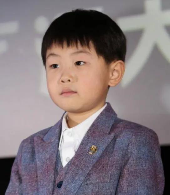 张峻豪被站姐爆料视频,张峻豪被站姐爆料视频引发热议  第1张